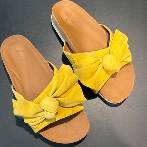 Caslon Yellow Bow Sandals Size 7.5
